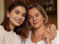 Саша Бо рассекретила, какой дорогостоящий подарок вручила маме на 50-летие