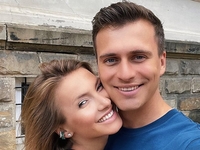 Жена Скичко призналась, планирует ли вернуться в Украину с тремя детьми