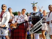 Концерт Сердючки в Днепре едва не сорвала пьяная фанатка: подробности инцидента