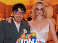 Софи Тернер и Джо Джонас официально завершили развод