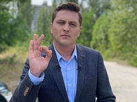 Вячеслав Довженко в свой 48-й день рождения рассекретил молодую возлюбленную