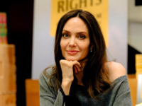 Джолі та її 16-річна дочка зробили парні татуювання