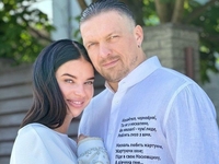 «Моя королева»: Усик трогательно поздравил жену с 15-летием брака