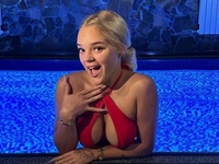 Известная блогерша попала в травмпункт из-за кольца от Cartier