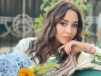 Кухар показала, как выглядела в юности со светлыми волосами