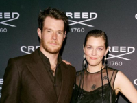 Звезда «Полового воспитания» Коннор Суинделлс женился: первые фото со свадьбы