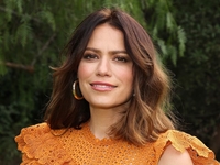 Звезда «Холма одного дерева» вспомнила, как была в секте и занималась сексом по расписанию