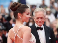 Майкл Дуглас показав рідкісні селфі з 21-річною дочкою