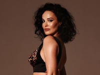 Астафьева поздравила маму с днем рождения и показала редкое фото с ней