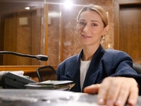 Певица TAYANNA на день стала кассиром «Укрзалізниці»