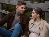 Остапчук запостил обнаженное фото беременной жены