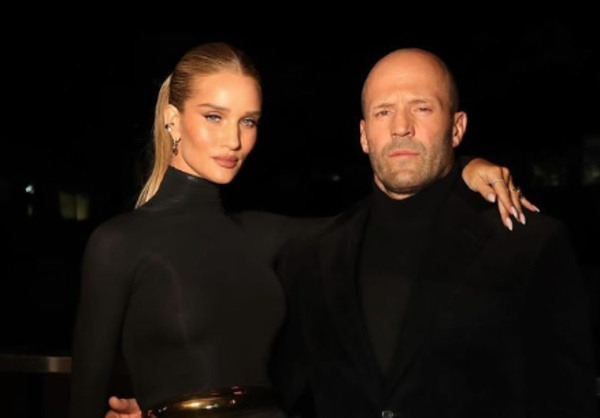 Джейсон Стейтем показал редкие фото с детьми от супермодели