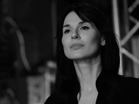 «Уже немирно, но так же вдохновенно»: Ефросинина показала себя на Майдане 11 лет назад