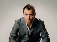 Джуд Лоу совершил редкий выход со второй женой и детьми от первого брака