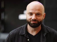 «Начал терять голову»: Демин рассекретил, на что «спускает» деньги