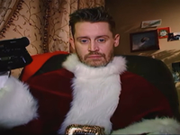 Зірка «Сам удома» Маколей Калкін знявся у різдвяному кліпі Кім Кардаш'ян