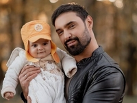 «Моє зайченятко»: Козловський зворушив мережу новим відео з 9-місячним сином