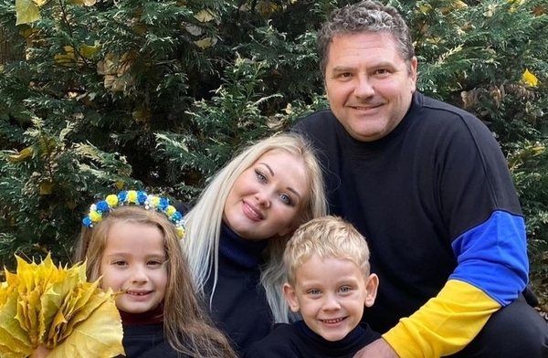 «Мої кохані Крихітки»: Бужинська привітала дітей-двійнят з 8-річчям