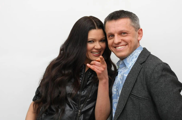 Руслана привітала чоловіка із 29-річчям шлюбу та показала їх фото з Криму