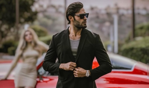 Асгарі вперше після розлучення зі Спірс запостив фото з новою дівчиною