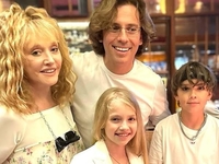 Галкин умилил видео, на котором поет с дочерью от Пугачевой