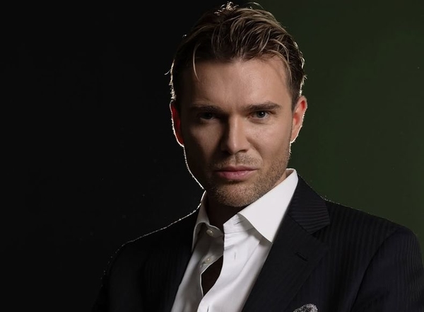 Самый скандальный участник «Холостяка» Искорнев намекнул на рождение первенца