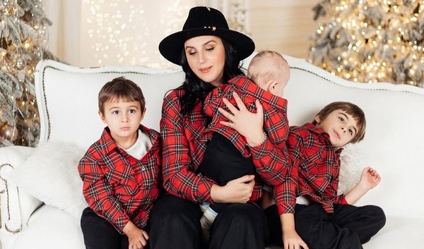 «Безусловная любовь»: Джамала похвасталась новой фотосессией с мужем и тремя сыновьями