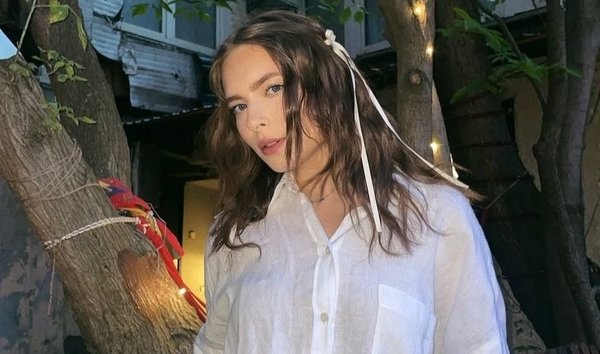 Старшая дочь Елены Кравец запостила романтические фото с бойфрендом