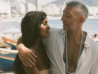 Молодая возлюбленная Касселя показала фигуру в белье спустя месяц после родов