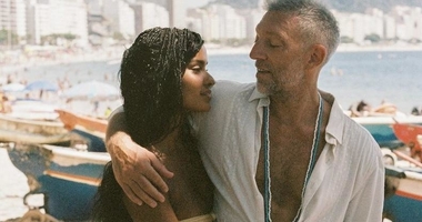 Молодая возлюбленная Касселя показала фигуру в белье спустя месяц после родов